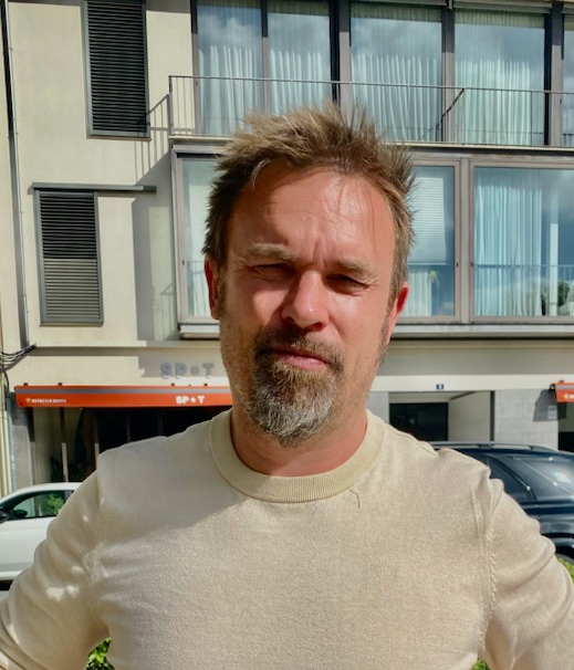 7922125436017882716 1